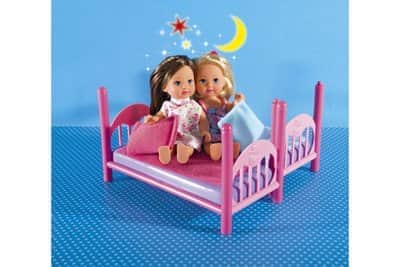 בובת אווי במיטת קומתיים