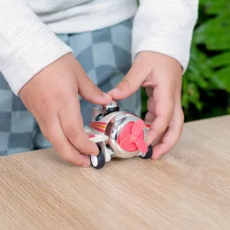 מטוס רטרו קרם