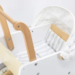 עגלת בובה לבנה | ויגה