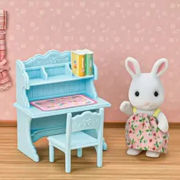 משפ' סילבניאן | סט ארנבת ושולחן כתיבה