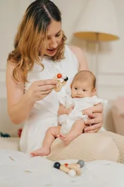 רעשן חרוזים מעץ | Plan Toys