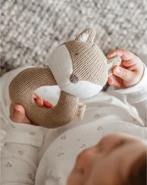 רעשן פעמון סרוג שועל בז'