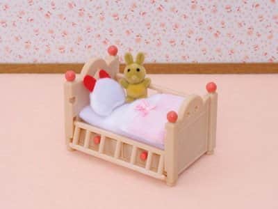 עריסת תינוק | משפ' סילבניאן