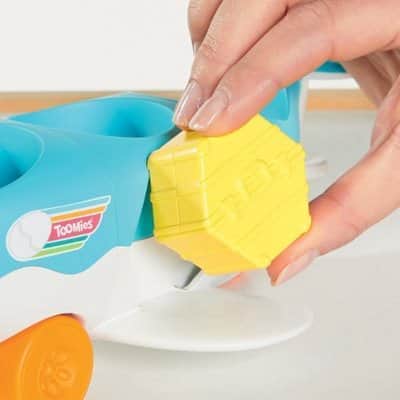 2 ב-1 מטוס ביצים צבעוניות טומי