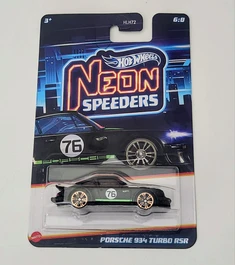 מכונית מירוץ בצבעי נאון | הוט ווילס